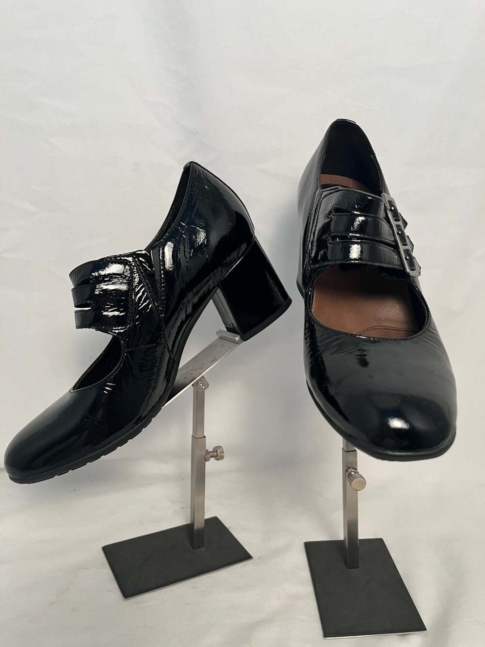 Earthies Women's Black Patent Mary Jane Heels Buckle Strap Size 8.5